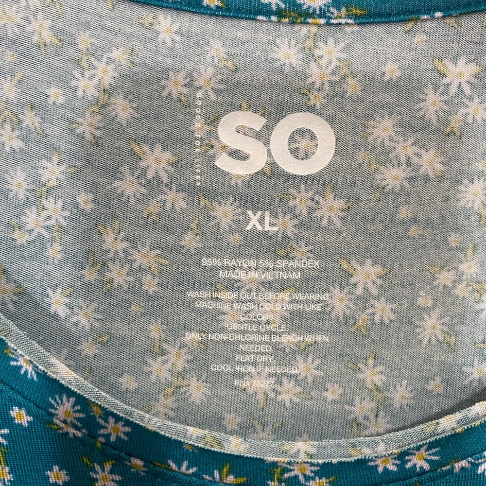 *NWT* Juniors' SO® Relaxed Scoopneck Tank Top Teal Ditsy Floral Size XL - Picture 4 of 6